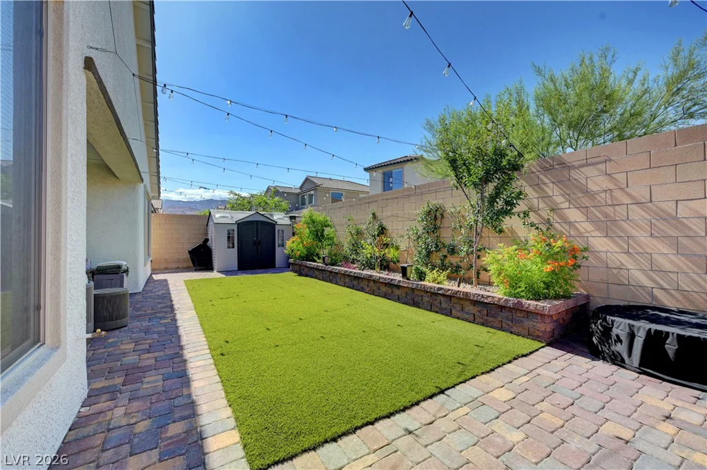 10826 Delparke Valley, Las Vegas, NV 89166