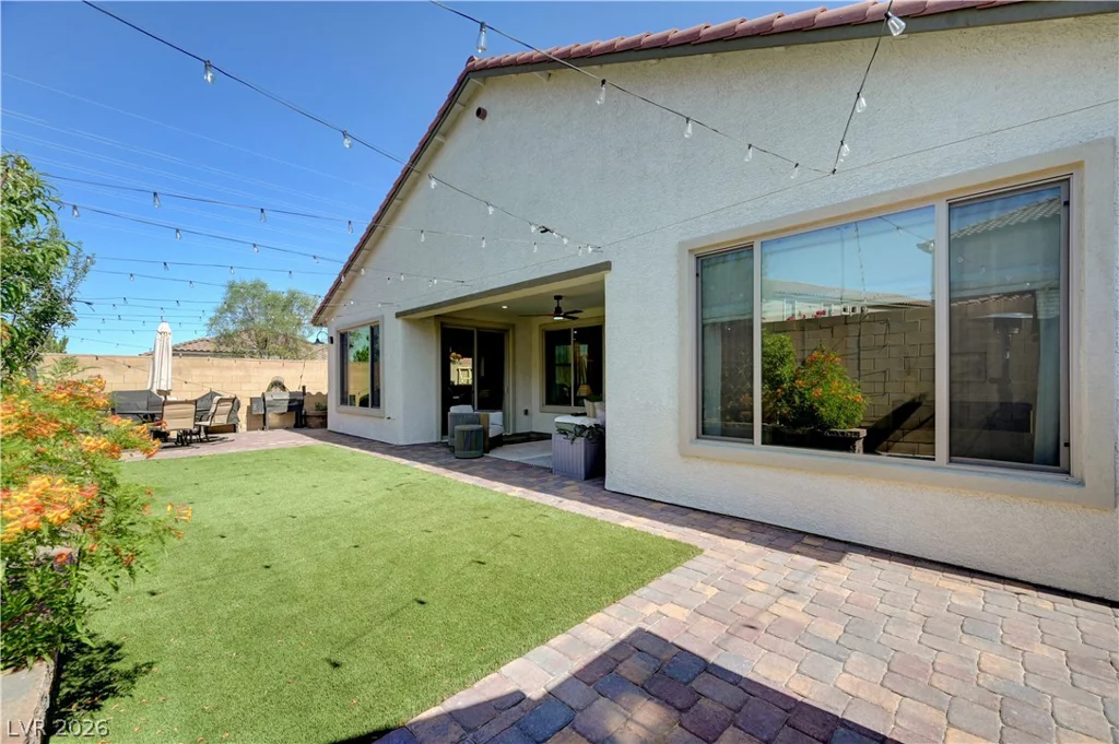 10826 Delparke Valley, Las Vegas, NV 89166