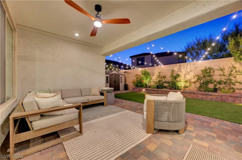 10826 Delparke Valley, Las Vegas, NV 89166