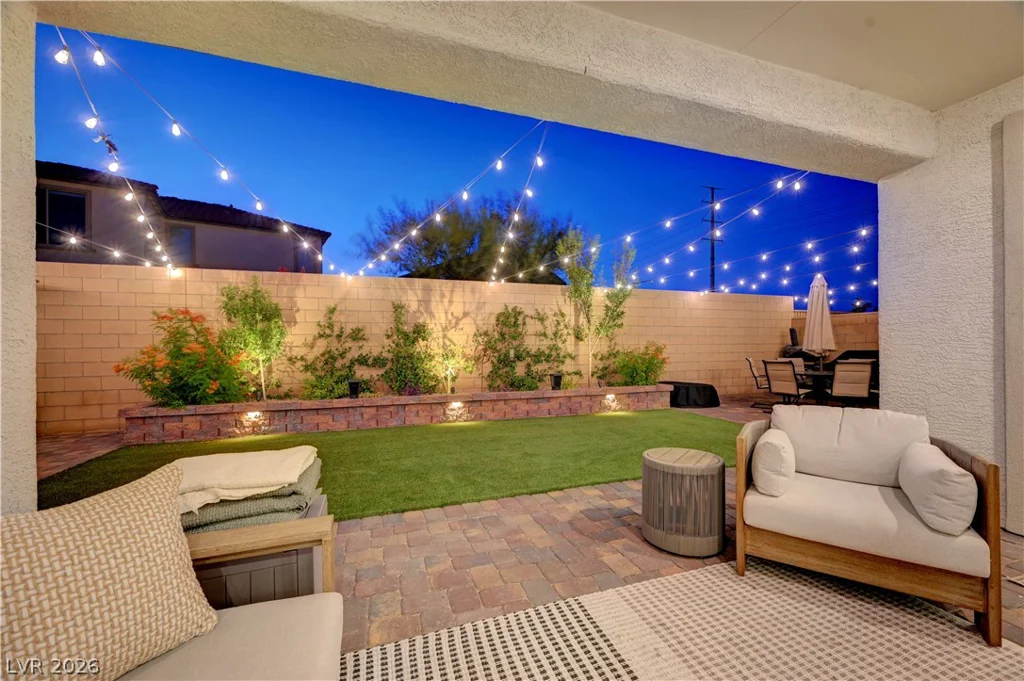 10826 Delparke Valley, Las Vegas, NV 89166