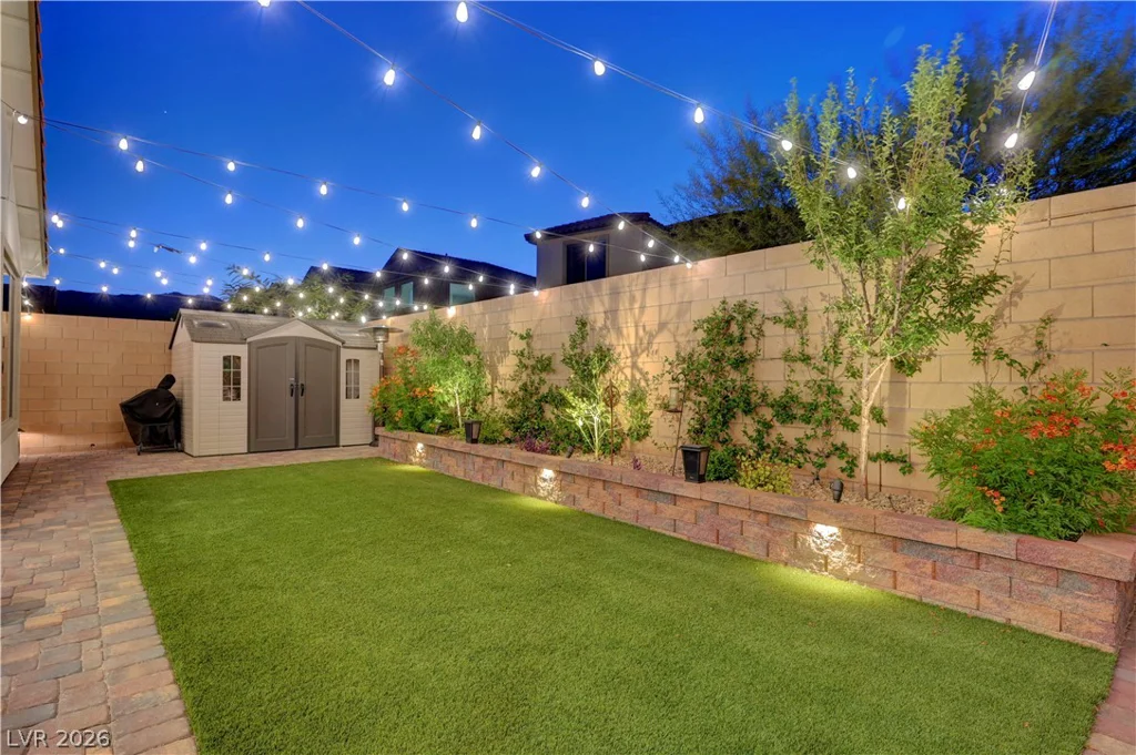 10826 Delparke Valley, Las Vegas, NV 89166