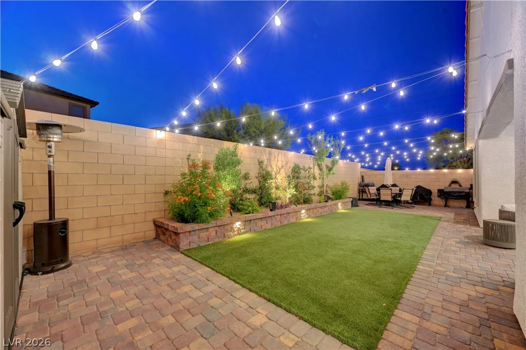 10826 Delparke Valley, Las Vegas, NV 89166