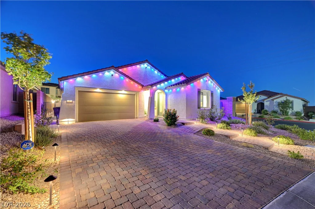 10826 Delparke Valley, Las Vegas, NV 89166