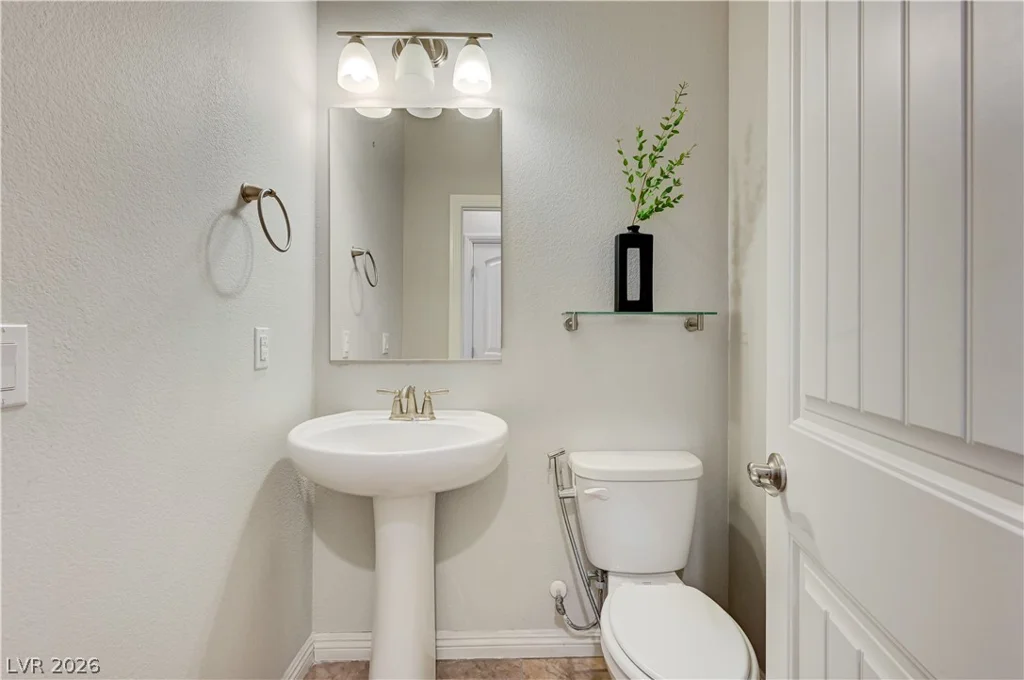 3885 River Heights, Logandale, NV 89021