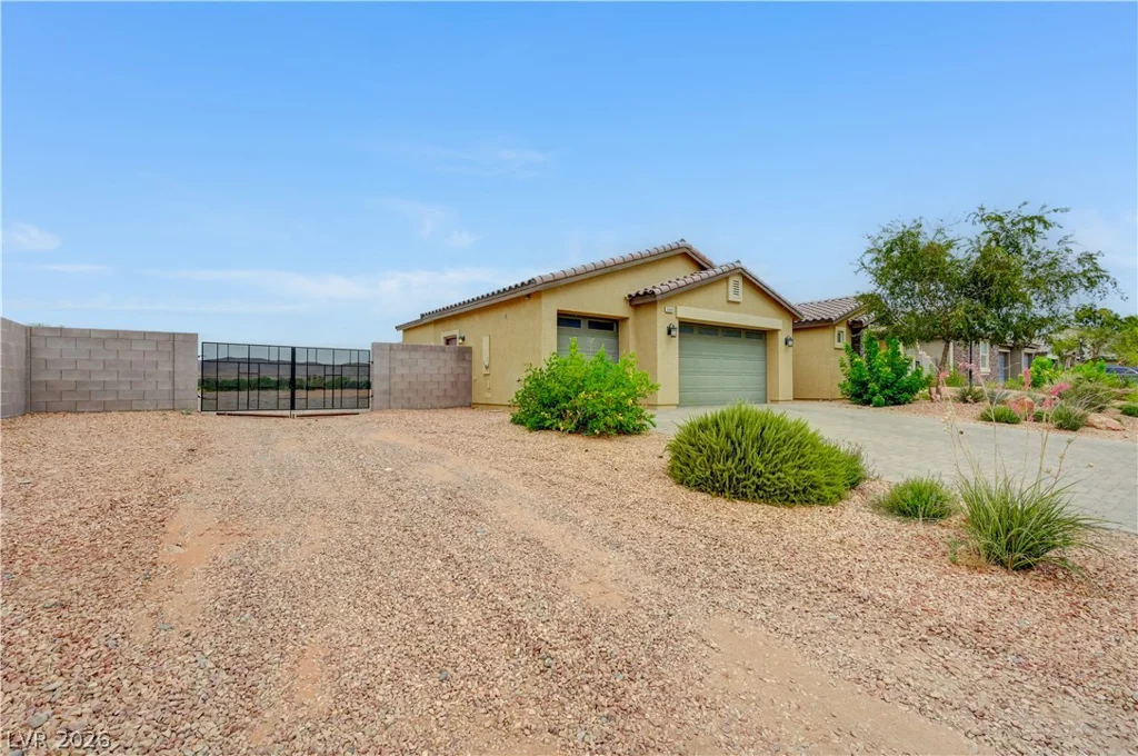 3885 River Heights, Logandale, NV 89021