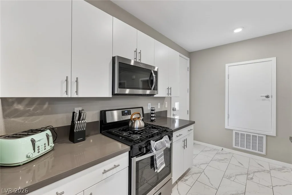 11256 Rainbow Peak, Las Vegas, NV 89135