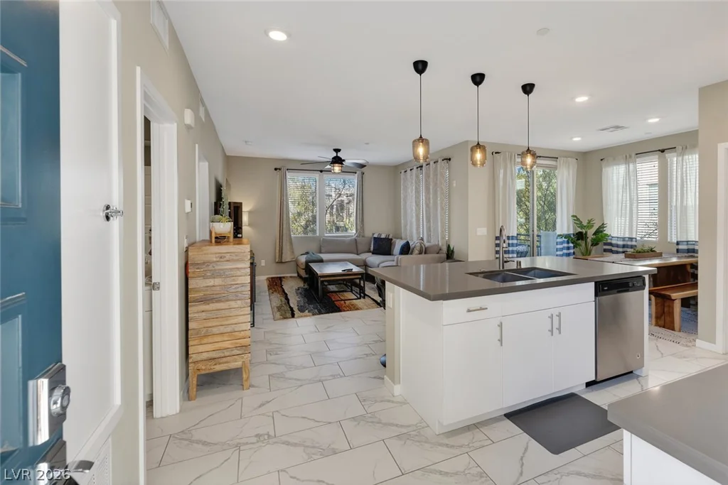 11256 Rainbow Peak, Las Vegas, NV 89135