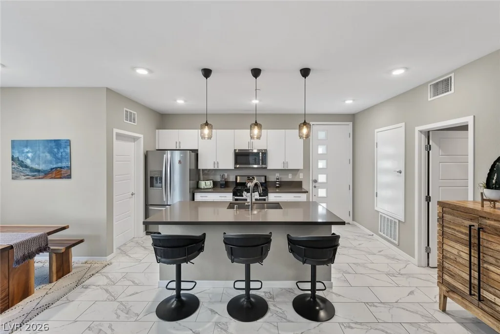 11256 Rainbow Peak, Las Vegas, NV 89135