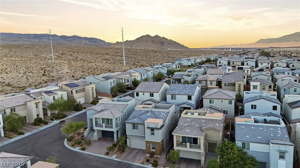 10824 Space Odyssey, Las Vegas, NV 89129