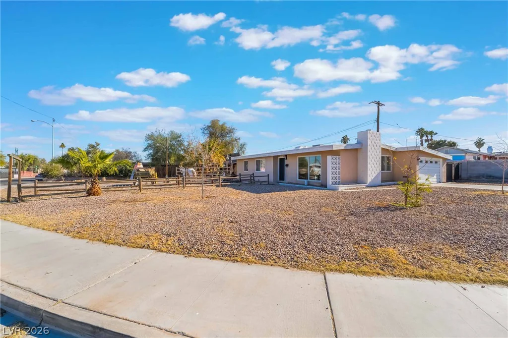 867 Lulu, Las Vegas, NV 89119