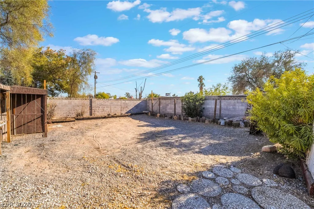 867 Lulu, Las Vegas, NV 89119
