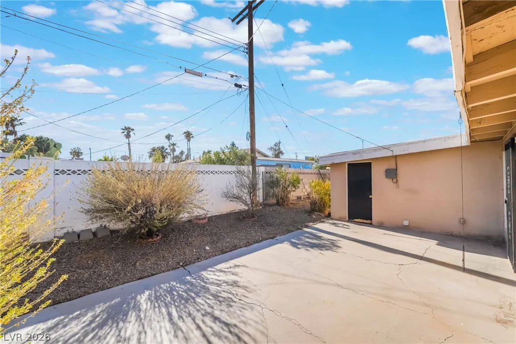 867 Lulu, Las Vegas, NV 89119