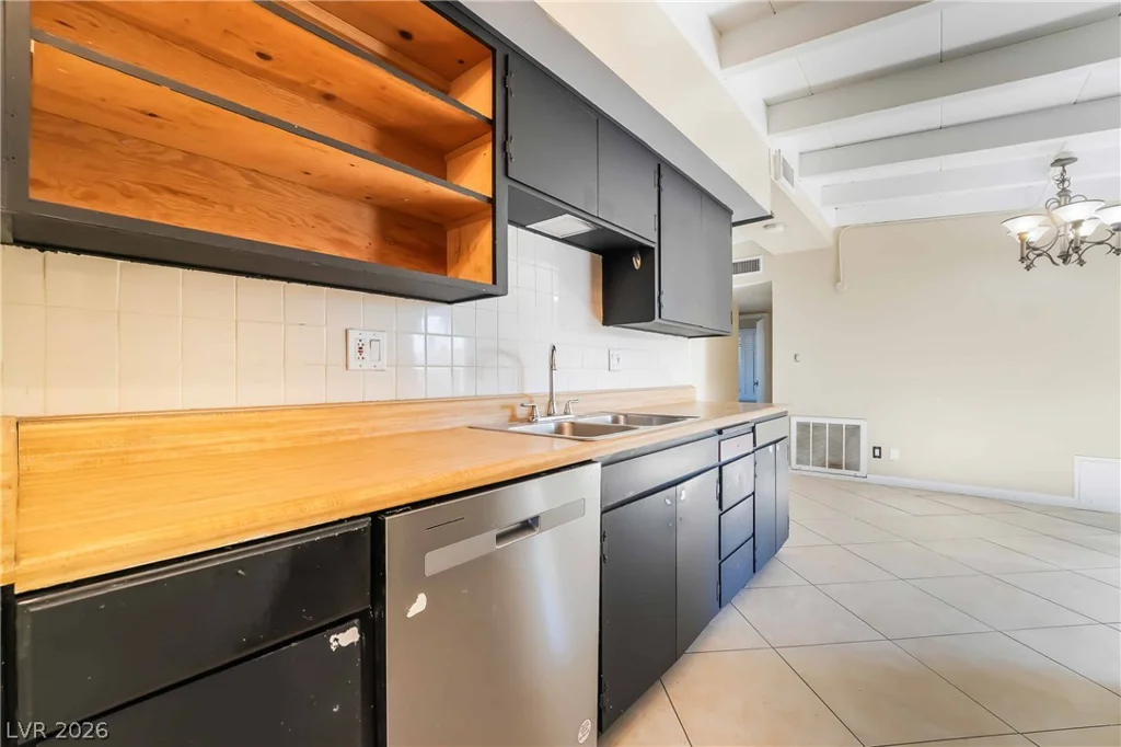 867 Lulu, Las Vegas, NV 89119