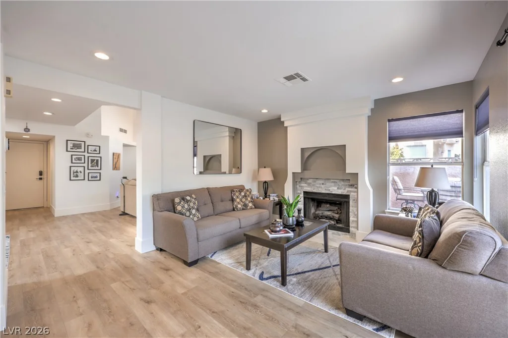 8352 SHORE BREEZE, Las Vegas, NV 89128
