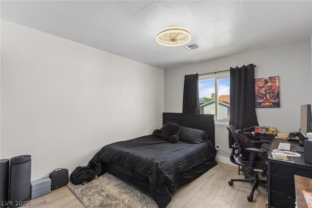 3940 Gulliver, Las Vegas, NV 89115