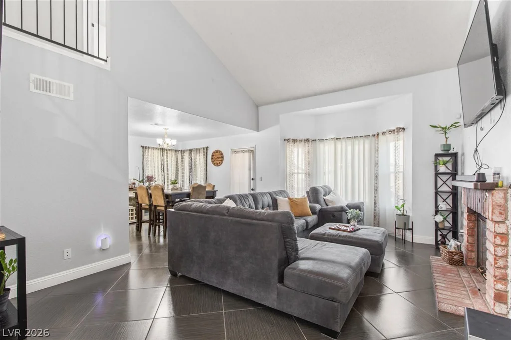 3940 Gulliver, Las Vegas, NV 89115