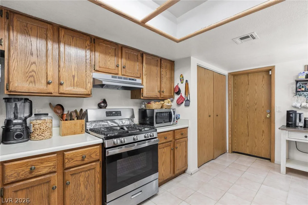 3940 Gulliver, Las Vegas, NV 89115