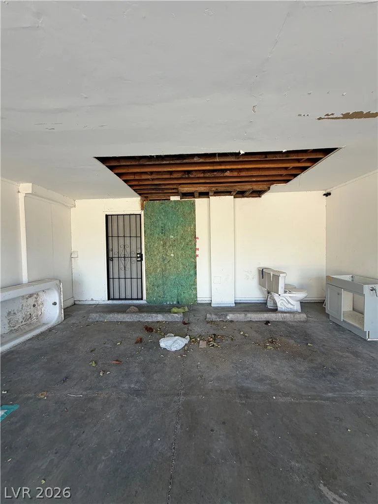4710 Roberta, Las Vegas, NV 89119