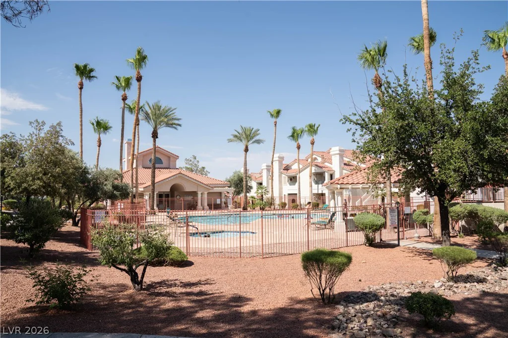 7900 Foxwood, Las Vegas, NV 89145