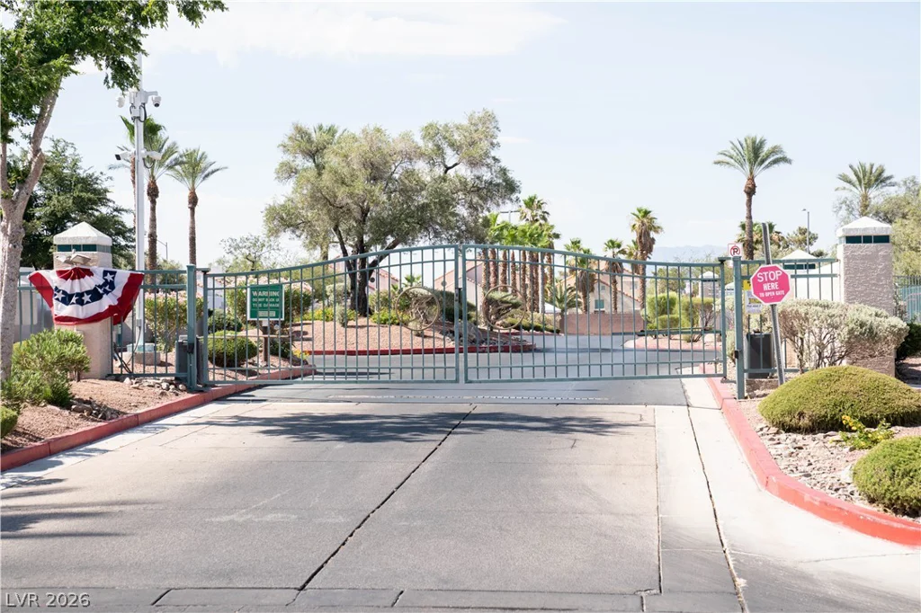 7900 Foxwood, Las Vegas, NV 89145
