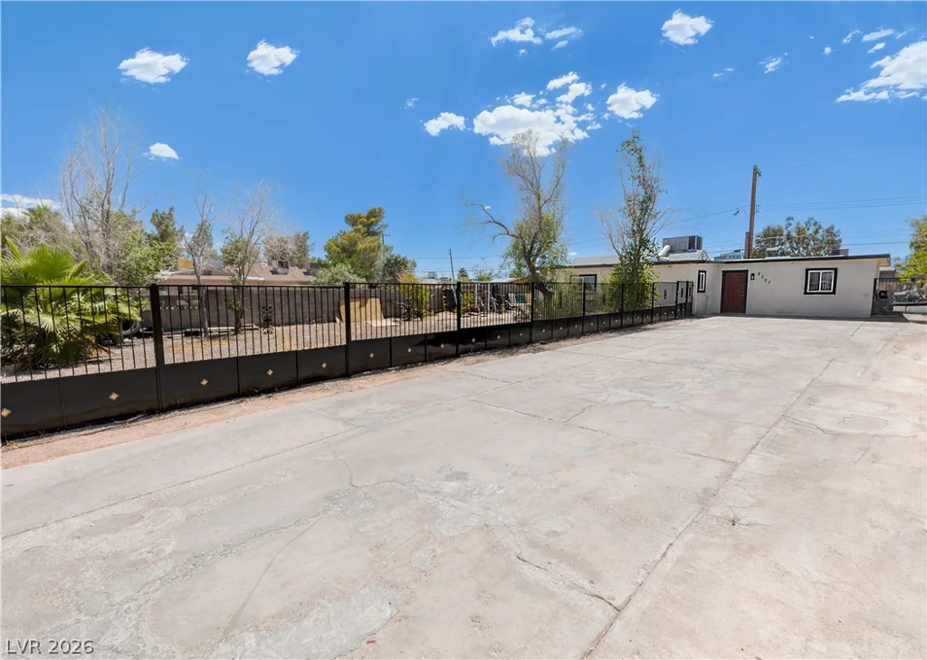 2307 Daley, North Las Vegas, NV 89030