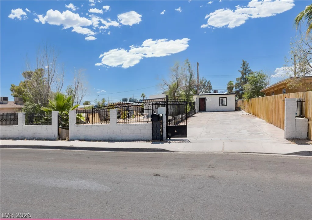 2307 Daley, North Las Vegas, NV 89030