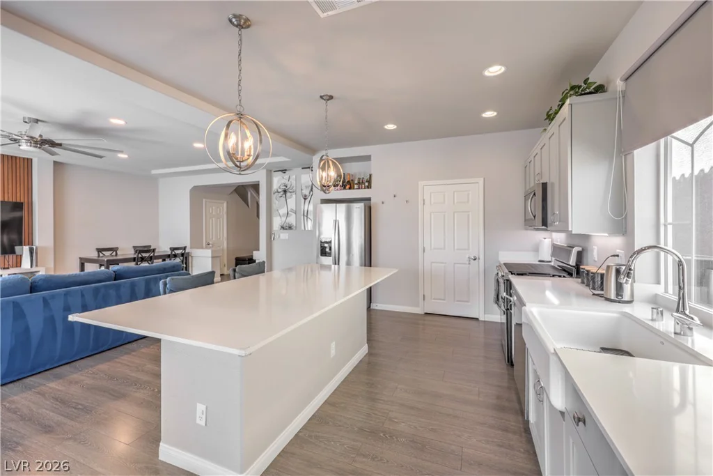 7266 Gypsy Canyon, Las Vegas, NV 89118