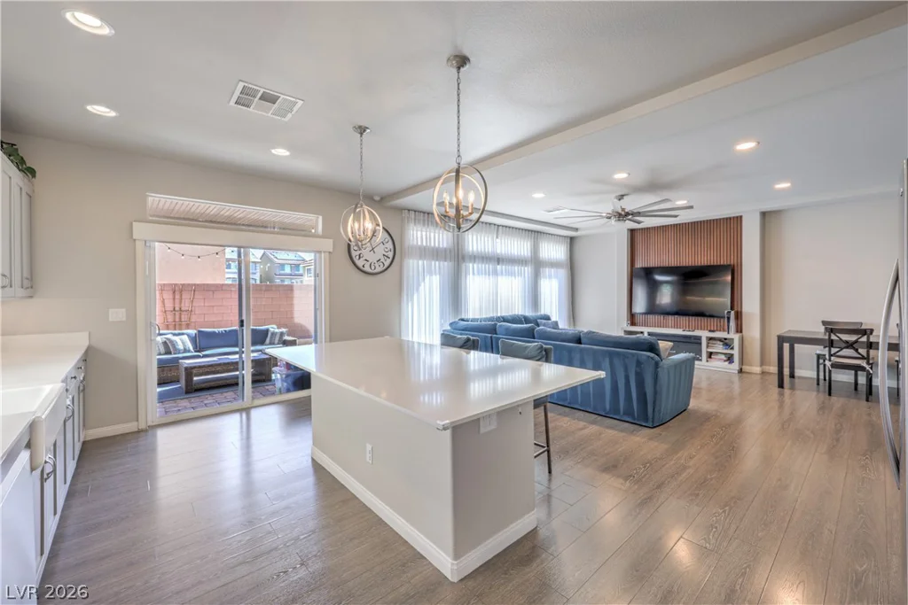 7266 Gypsy Canyon, Las Vegas, NV 89118