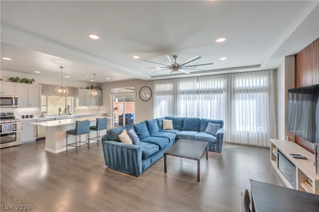 7266 Gypsy Canyon, Las Vegas, NV 89118
