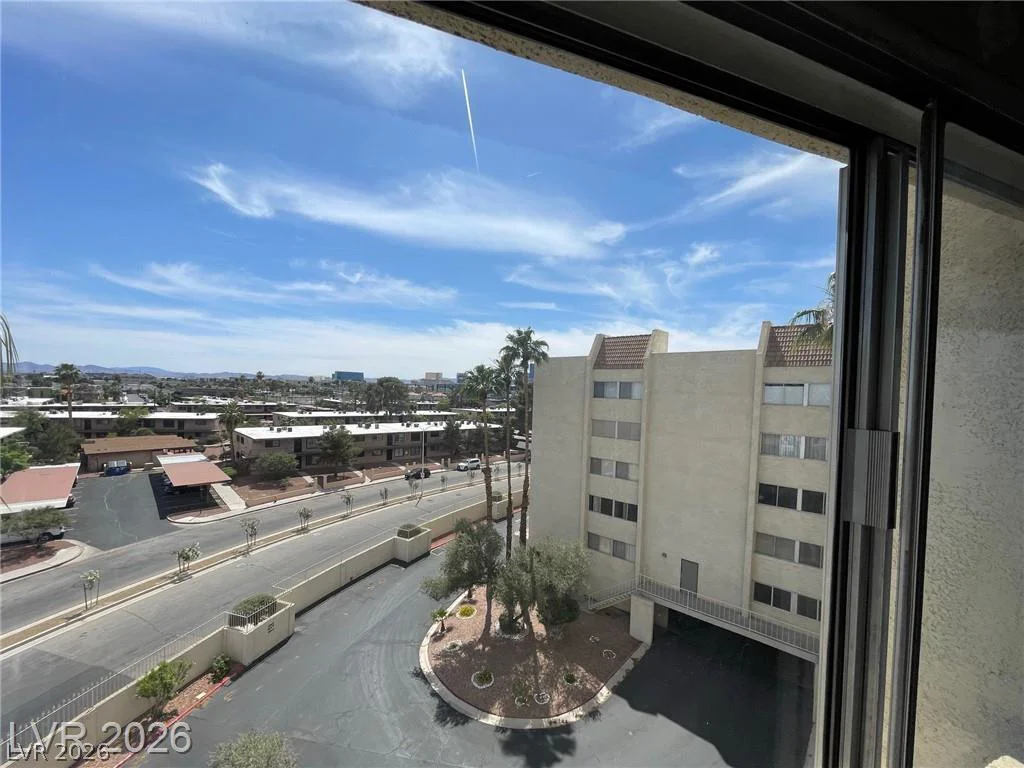 750 Royal Crest, Las Vegas, NV 89169