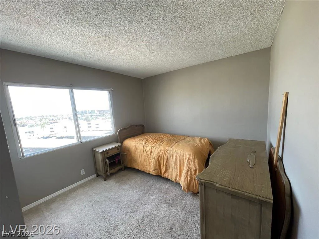 750 Royal Crest, Las Vegas, NV 89169