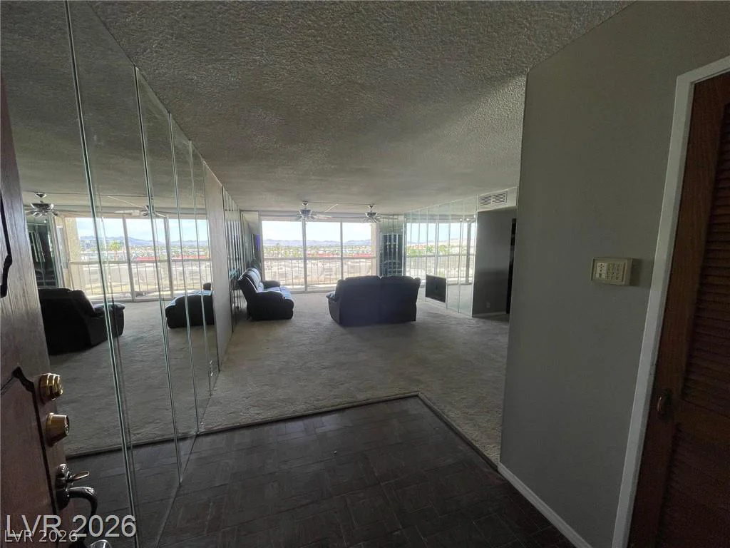 750 Royal Crest, Las Vegas, NV 89169