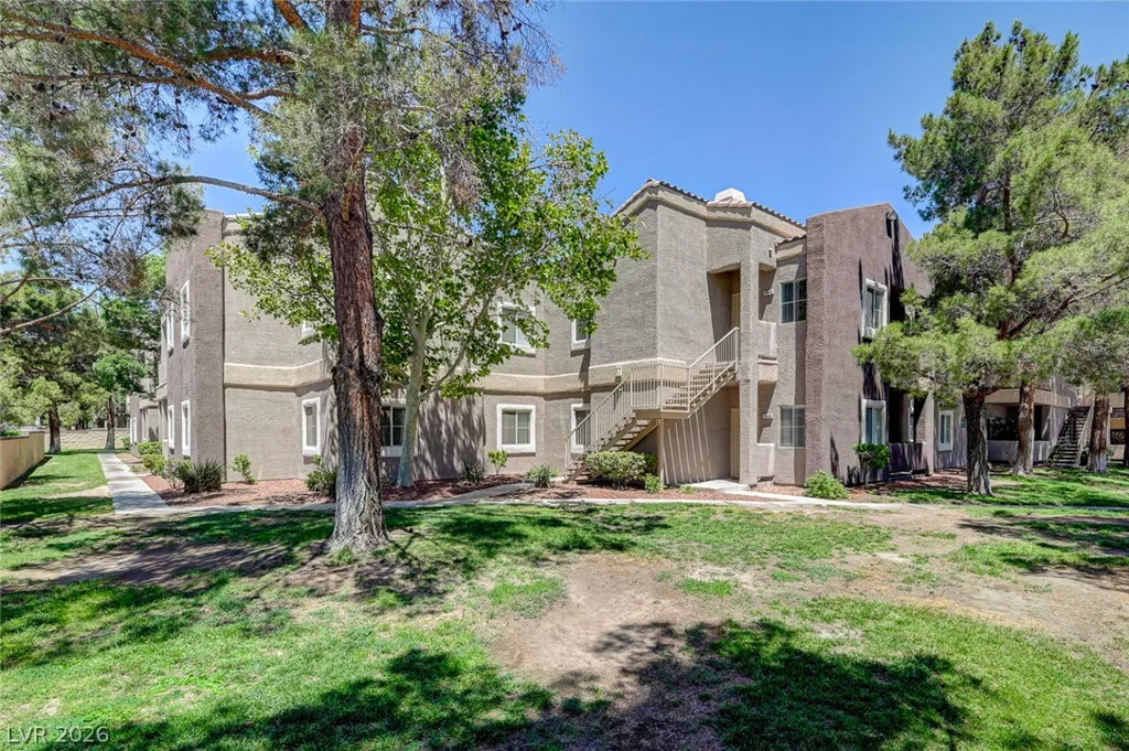 5250 Rainbow, Las Vegas, NV 89118