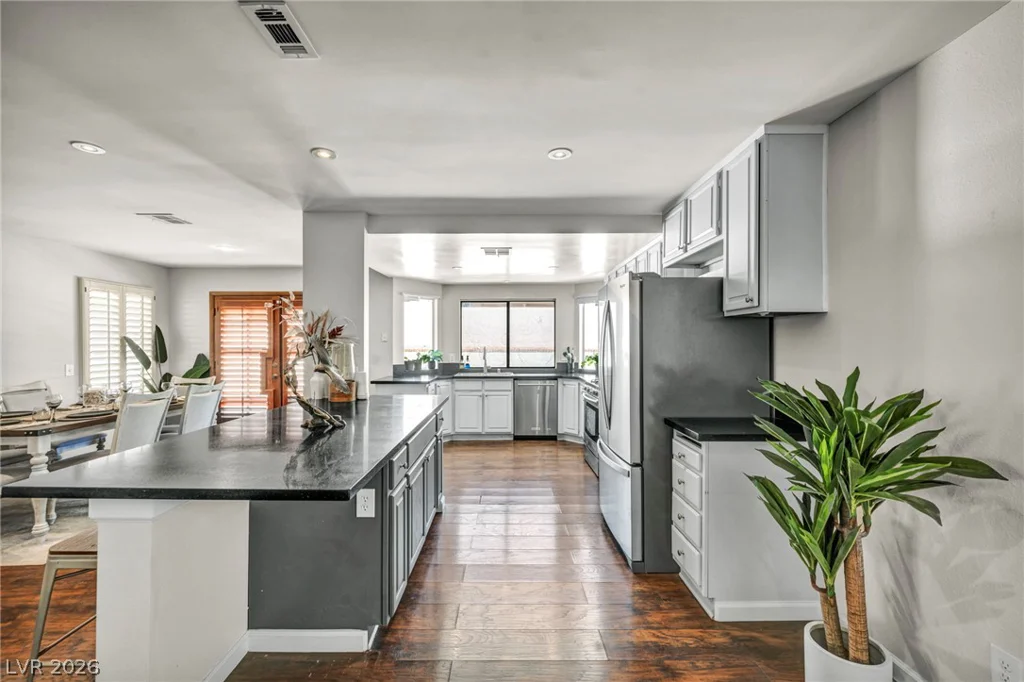 9008 Pebble Shore, Las Vegas, NV 89117