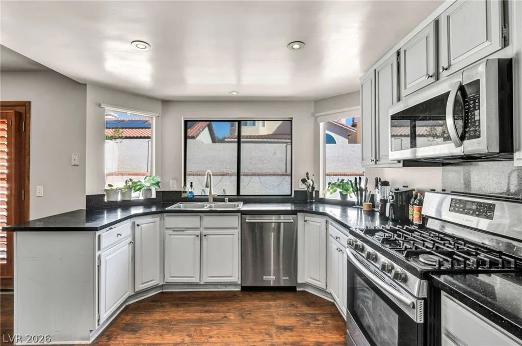 9008 Pebble Shore, Las Vegas, NV 89117