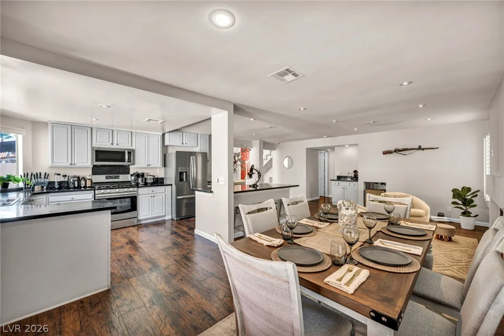 9008 Pebble Shore, Las Vegas, NV 89117