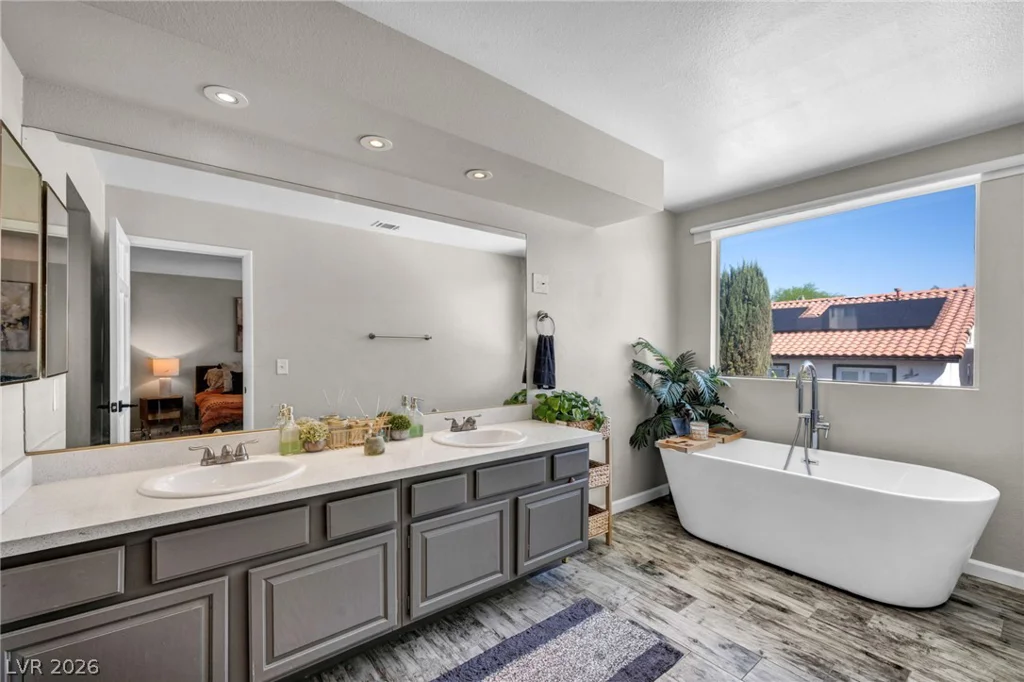 9008 Pebble Shore, Las Vegas, NV 89117