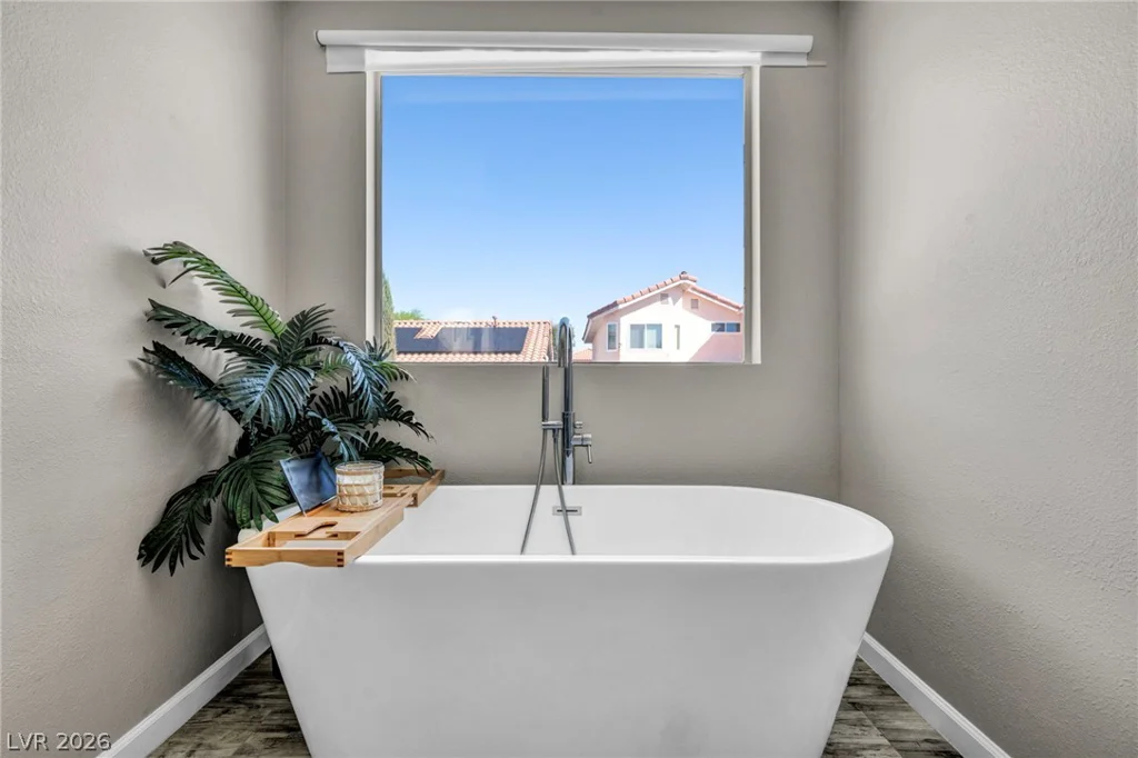9008 Pebble Shore, Las Vegas, NV 89117