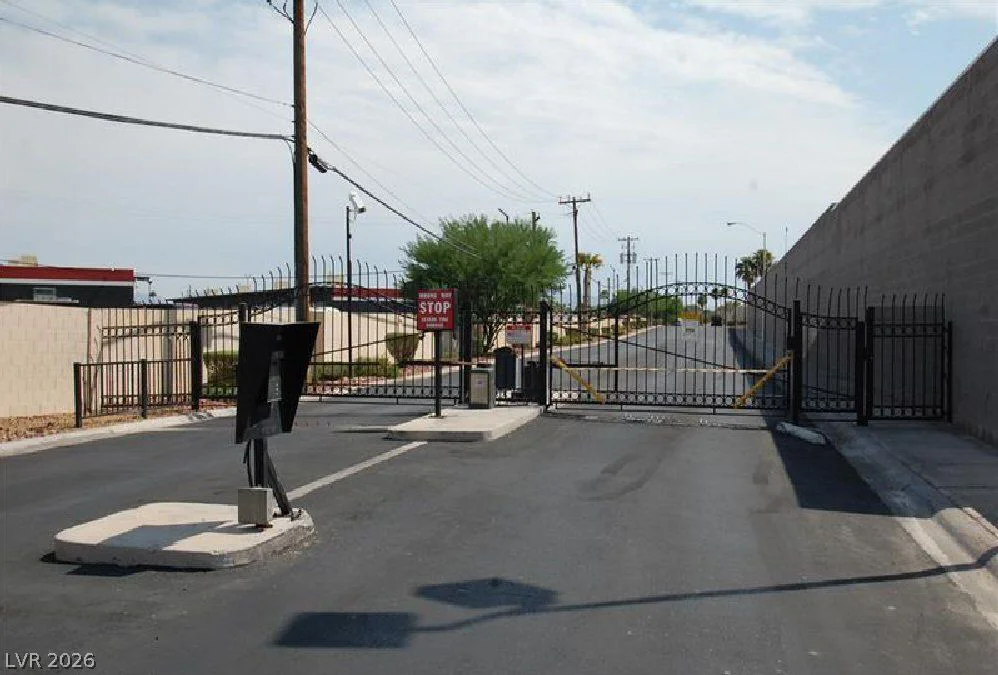 2654 Aracatuba, Las Vegas, NV 89121