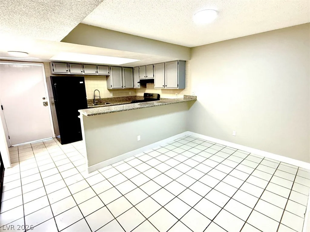2654 Aracatuba, Las Vegas, NV 89121