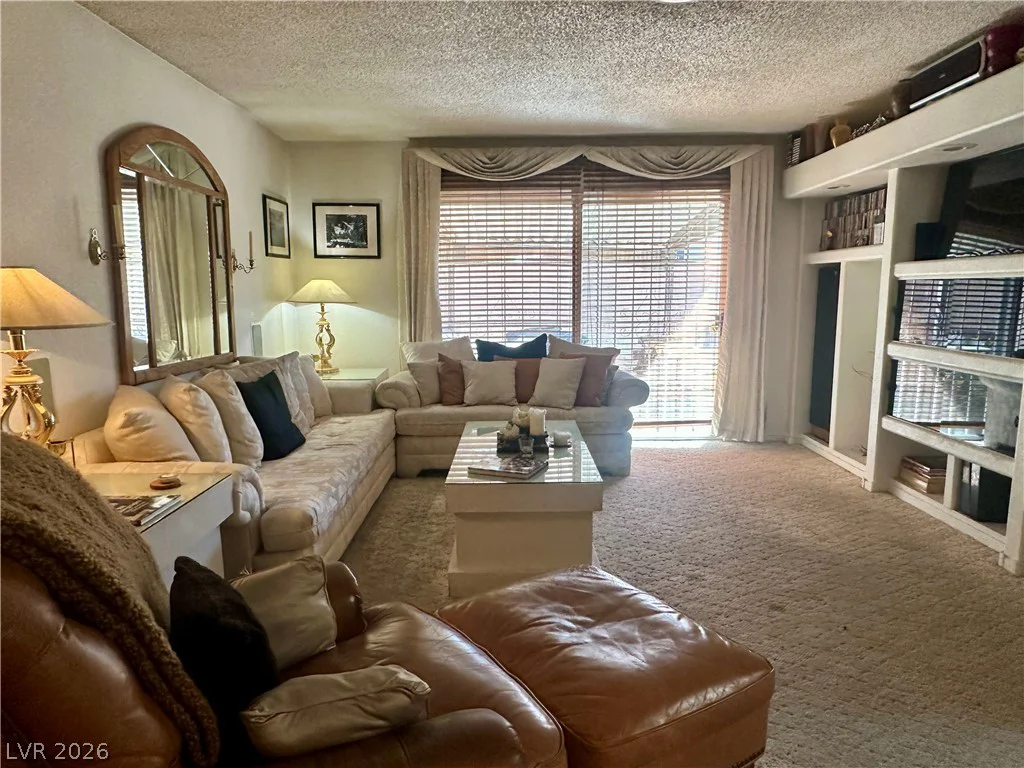 2104 Valley, Las Vegas, NV 89108