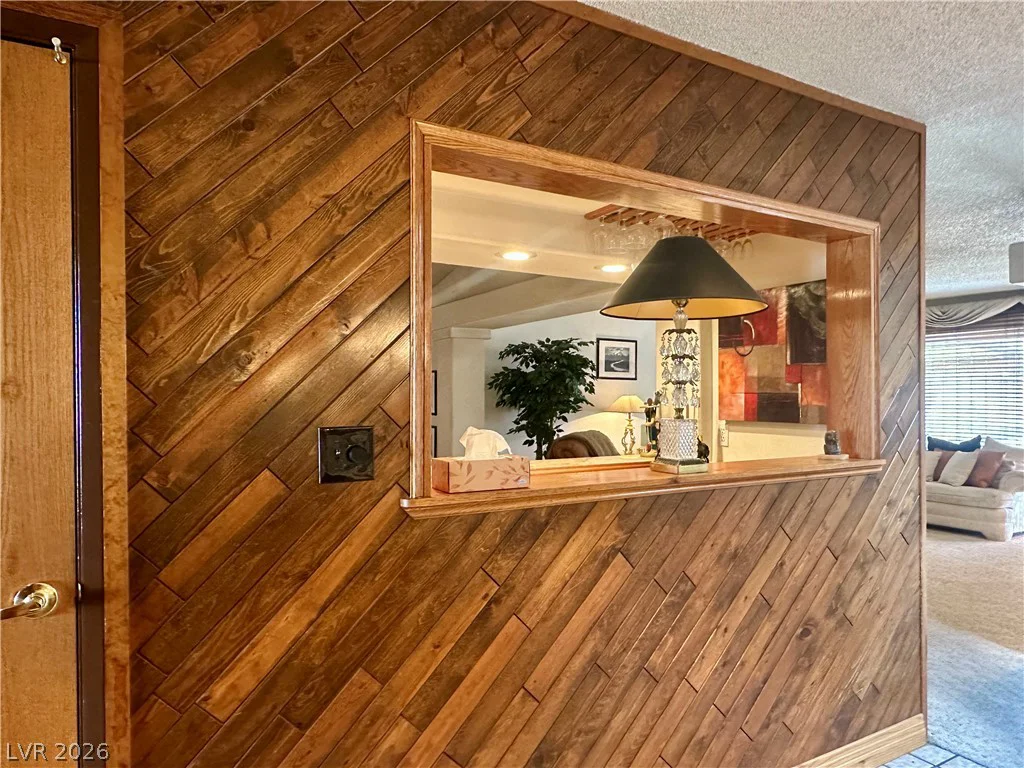 2104 Valley, Las Vegas, NV 89108