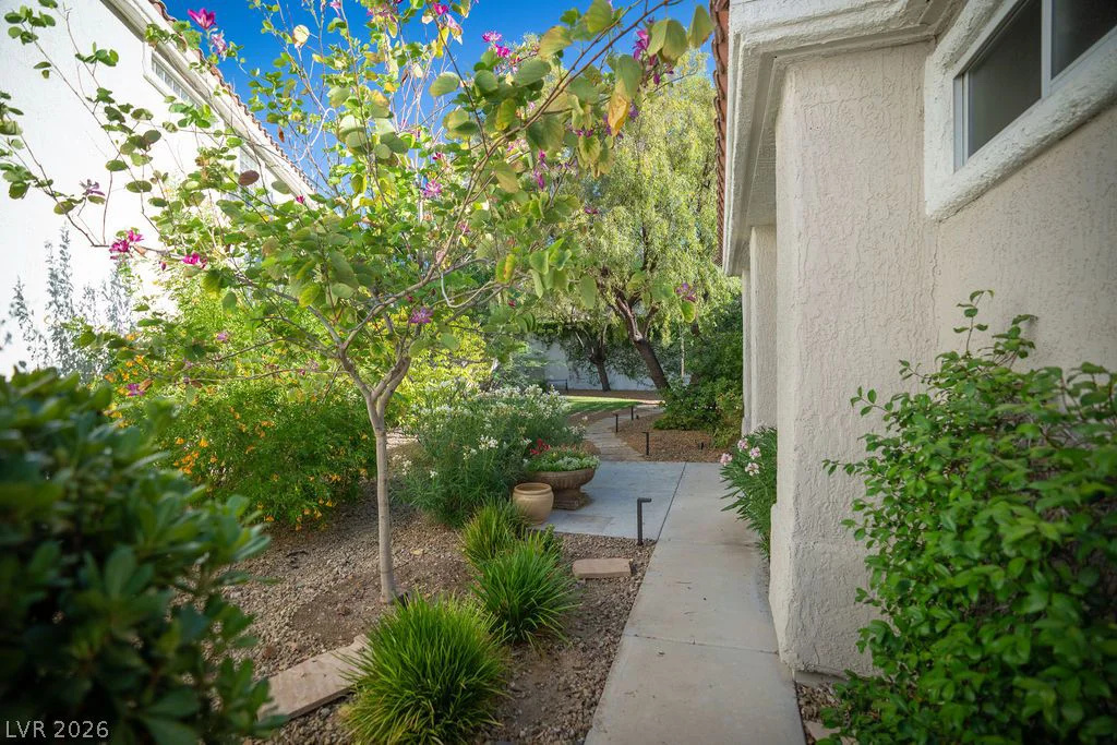 1320 Elk River, Las Vegas, NV 89134