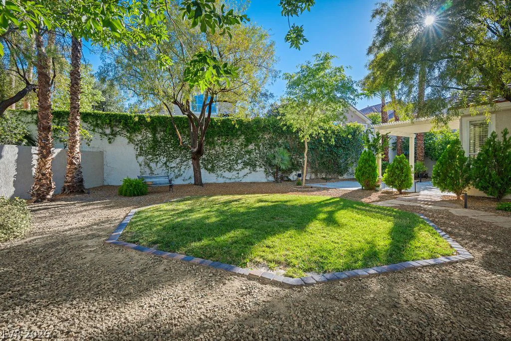 1320 Elk River, Las Vegas, NV 89134