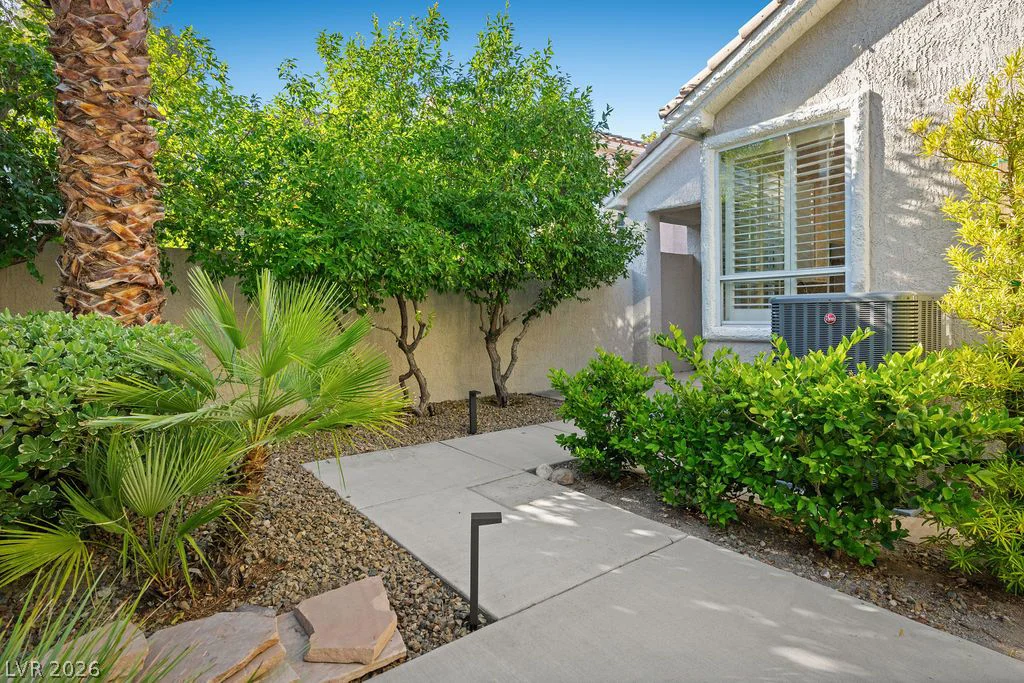 1320 Elk River, Las Vegas, NV 89134