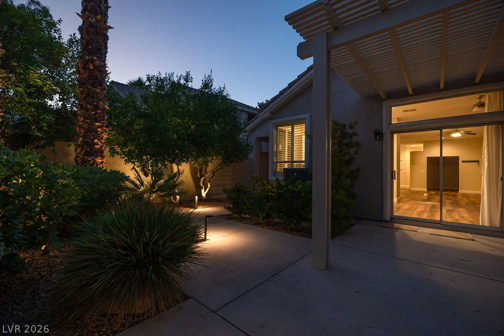 1320 Elk River, Las Vegas, NV 89134