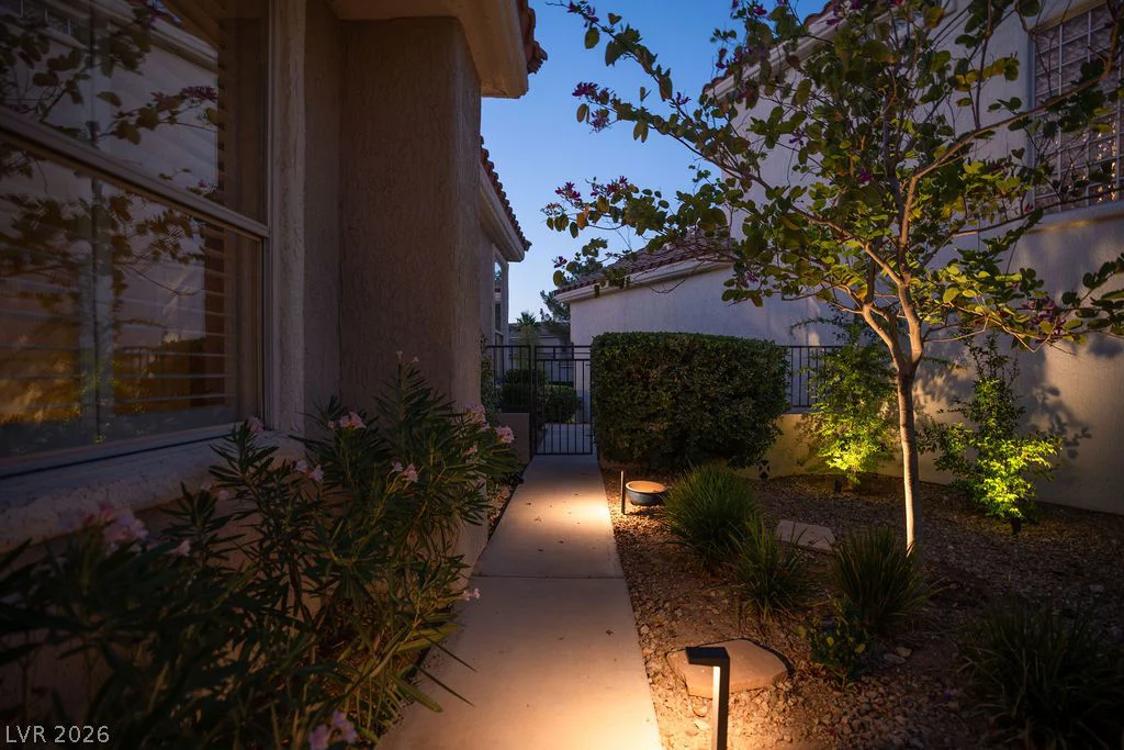 1320 Elk River, Las Vegas, NV 89134