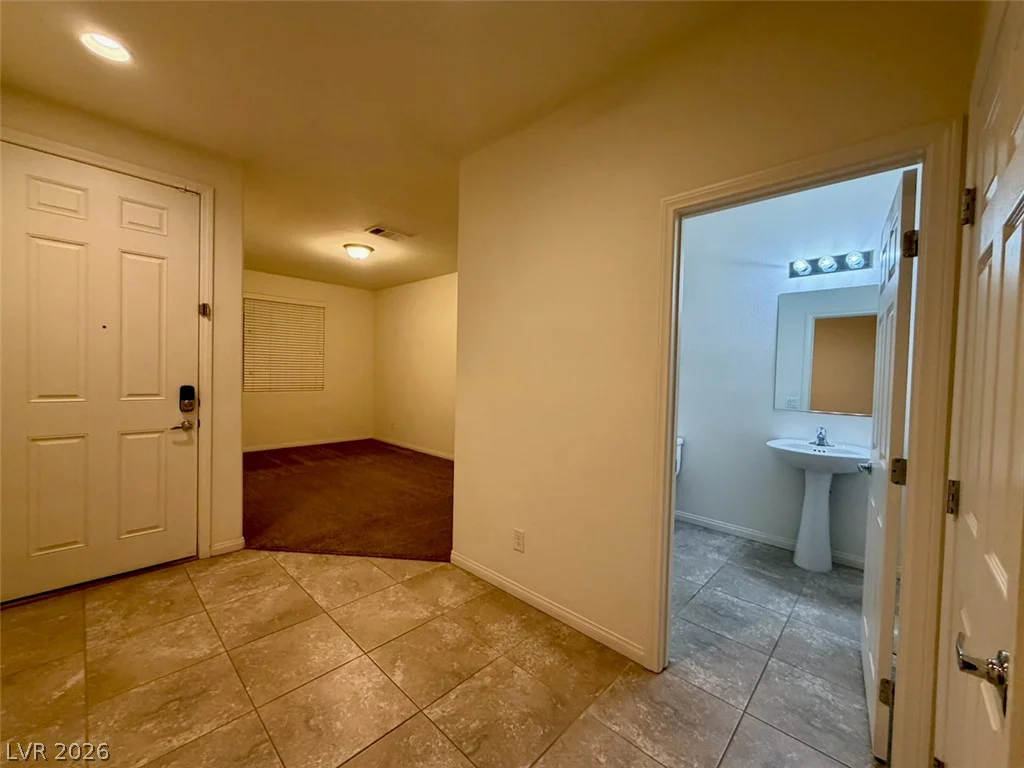 5844 Middle Rock, North Las Vegas, NV 89081