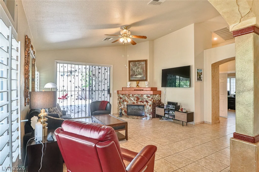 5752 Shermer, Las Vegas, NV 89120