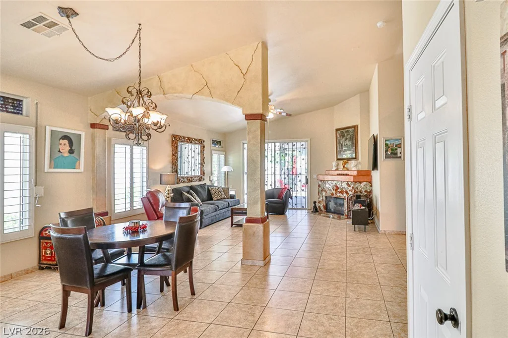 5752 Shermer, Las Vegas, NV 89120